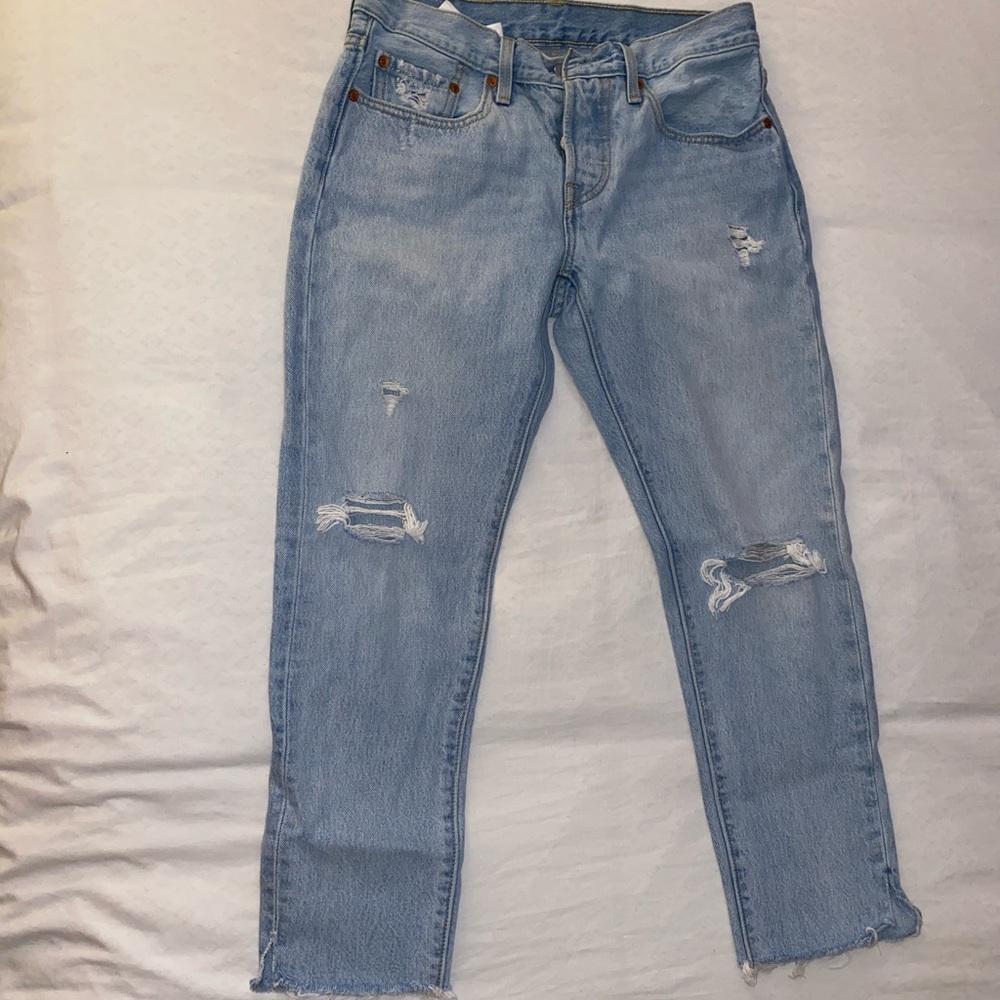 Levi’s 501 Tapered Lightwash Jeans